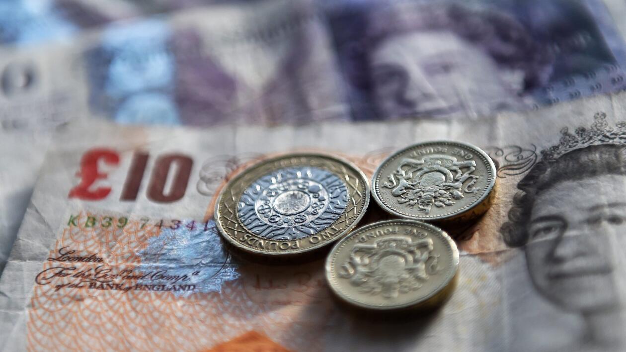 Funt kosztuje już mniej niż euro. W kantorach na lotnisku